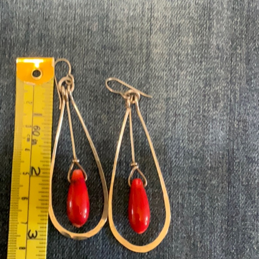Silver and red coral dangle earrings - Picture 4 of 7